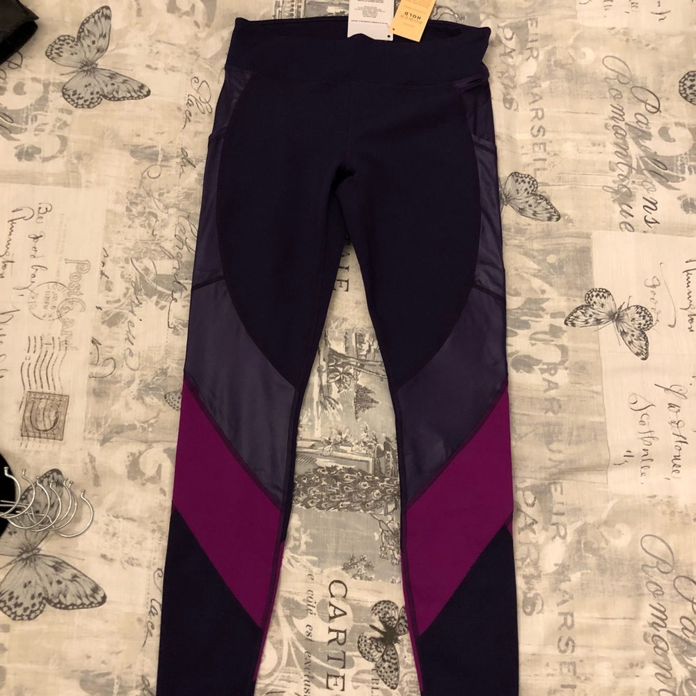 Fabletics Salar PowerHold Legging - Short Length